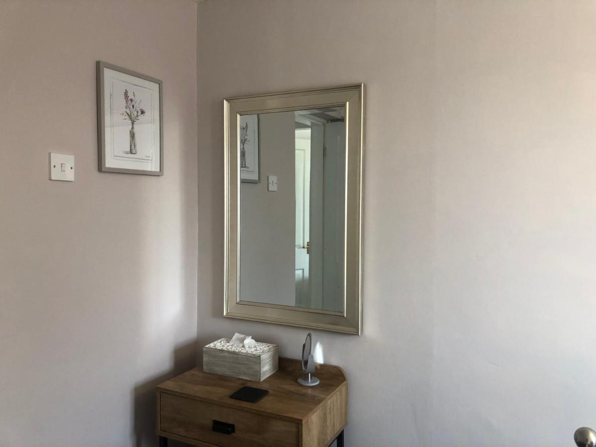 Little Park Holiday Homes Self Catering Cottages 1 & 2 Bedrooms Available Close To Tutbury Castle Esterno foto